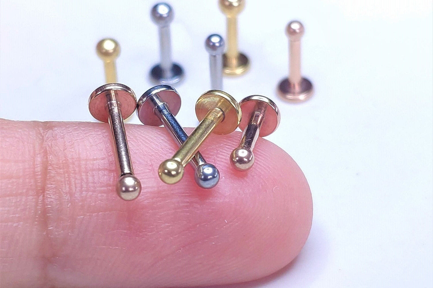 16G 316L Gold Tiny Ball Piercing1.5mm 2mm 2.5mm 3mm Piercing StudTragus Helix Cartilage Conch PiercingInternal threadFlat Back Labret